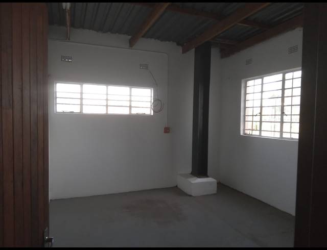 513M² BUILDING TO LET IN APEX